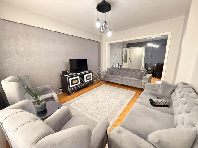 Bm Real Estate Gazcılar Cadde Üzerinde Satılık 120 M2 Daire