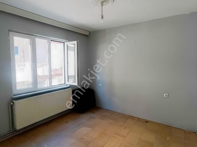 Bm Real Estate Çiftehavuzlar'da Kiralık 3+1 Daire Ara Kat