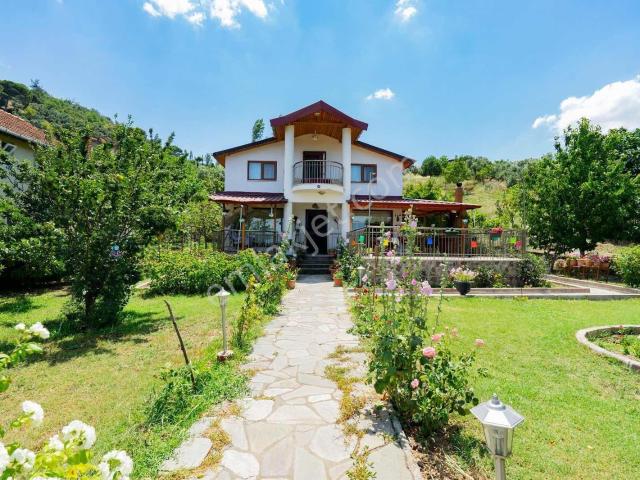 Bm Real Estate Mudanya'da 2505 M2 İçerisinde Satılık Villa
