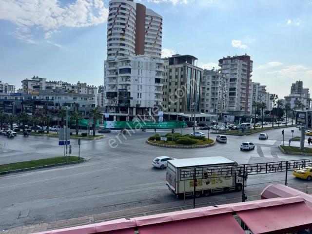 Bm'den Üniversite Caddesin'de 2+1 120m2 Teraslı Geniş Daire
