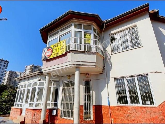 Bm'den Viranşehirde Cadde Üzeri Ticari Nitelikli 410m2 Villa