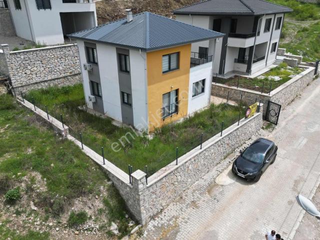 Bmden Soğucak Yaylasında 301m2 3+1+teraslı Dublex Villa
