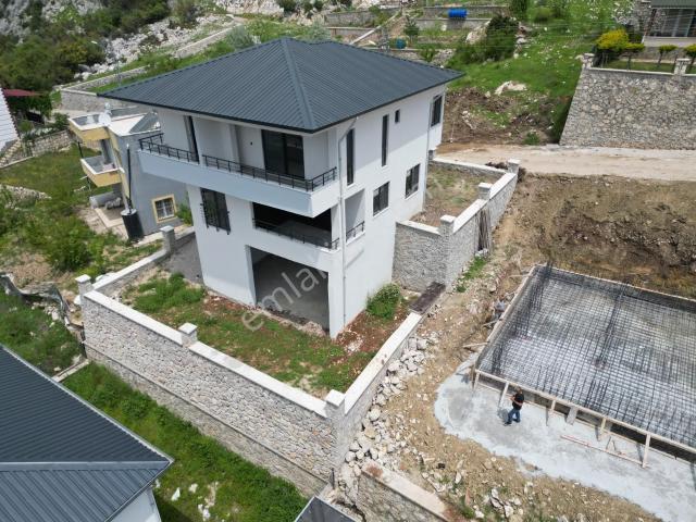 Bmden Soğucak Yaylasında Sıfır Tripleks 4+1 Villa + Misafirhane