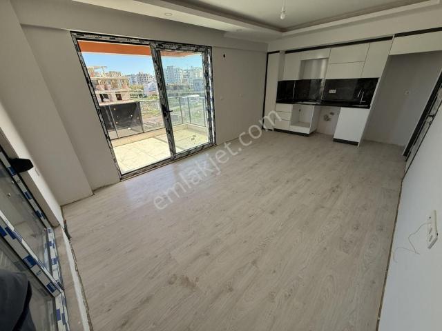 Bmk'da Finike Kum Mahallesinde Denize Yakın Satılık 1+1