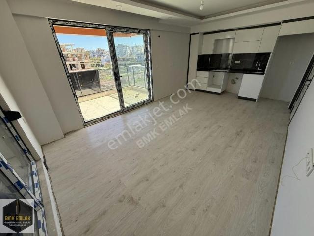 Bmk'da Finike Kum Mahallesinde Denize Yakın Satılık 1+1