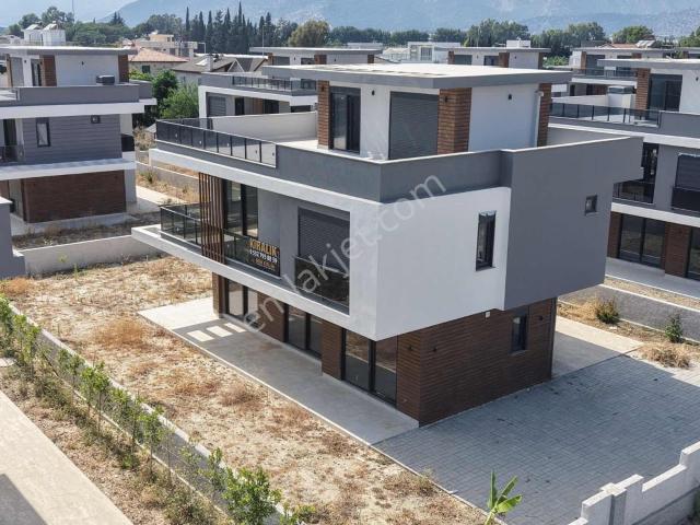 Bmkdan | Finkum Bölgesinde Kiralık Prestijli Lüks Triplex Villa