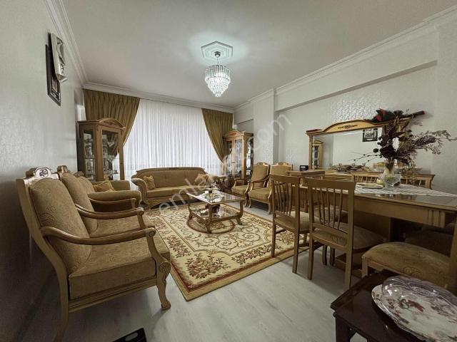 çbn Gayrimenkulden Yeditepe 3+1 Cadde Cepheli Bakımlı Daire