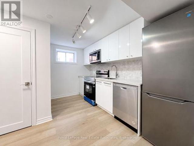 Bsmt 20 Silvercrest Avenue, Toronto, ON, M8W 2S4 house for lease | Listing ID W13778 | Royal LePage