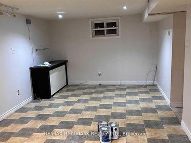 Bsmt 59 Newton Drive, Toronto, ON, M2M 2M8 house for lease | Listing ID C13806 | Royal LePage