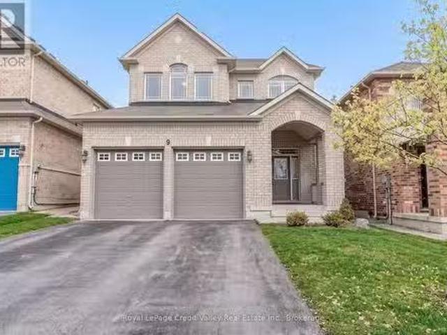Bsmt 9 Old Field Crescent, East Gwillimbury, ON, L9N 0A5.