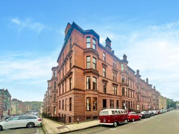 B/R, 36 Kersland Street 4 bed flat to rent £2,840 pcm £655 pw
