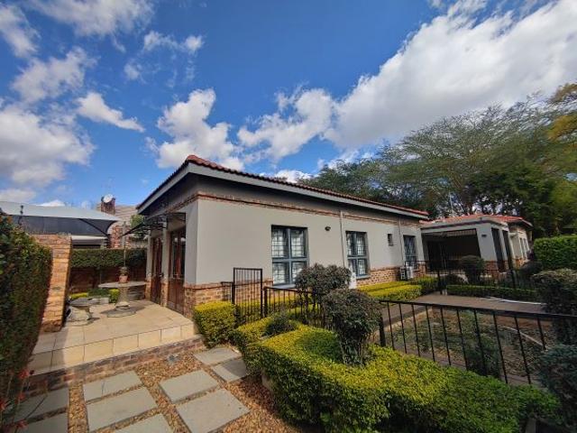 Bro369 NEAT AS A PIN! LOCK UP AND GO IN MARAIS STREET WITHIN CLOSE PROXIMITY TO ALL MAJOR ROUTES, SCHOOLS, SHOPS & BROOKLYN MALL!