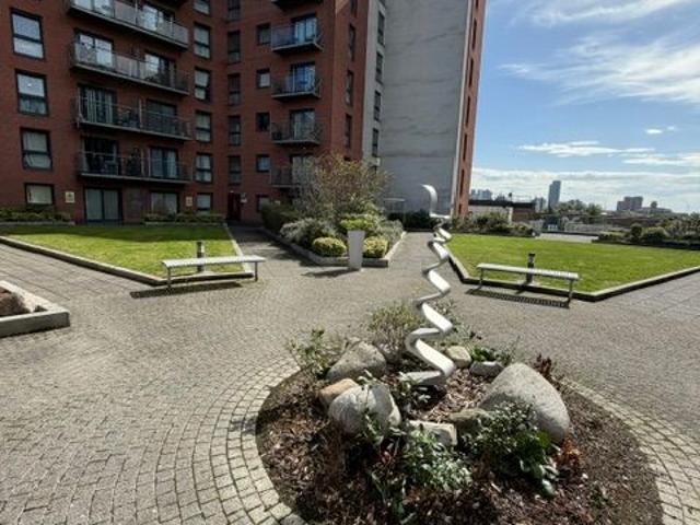 Broughton Lane, Salford M7, 2 bed flat to rent, £1,300 pcm | PrimeLocation