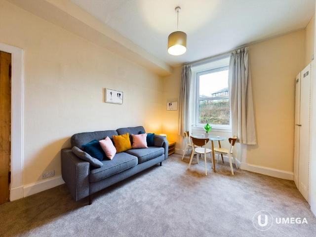 Broughton Road, Broughton, Edinburgh. 1 bed apartment to rent £1,075 pcm £248 pw
