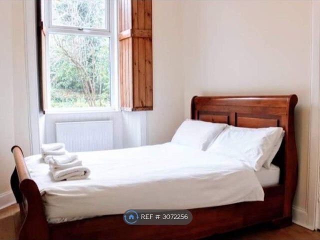 Broughton Road, Edinburgh EH7, 1 bed flat to rent, £1,100 pcm | PrimeLocation