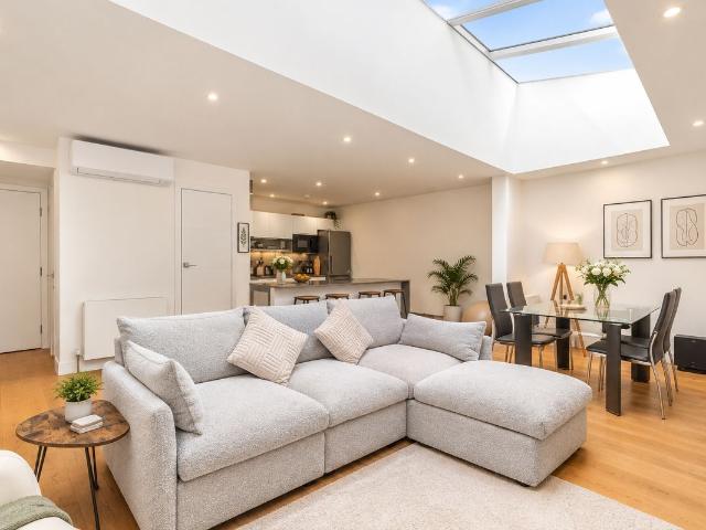 Broughton Road, Sands End SW6, 2 bed flat to rent, £4,300 pcm | PrimeLocation