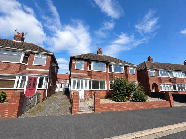 Brough Avenue, Blackpool FY2, 3 bed semi detached house to rent, £925 pcm | PrimeLocation