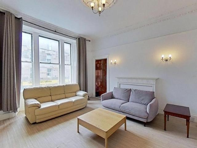 Brougham Place, Edinburgh. 3 bed flat to rent £1,895 pcm £437 pw