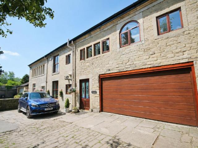 Brown Lodge Street, Littleborough OL15 4 bed cottage to rent £1,900 pcm £438 pw