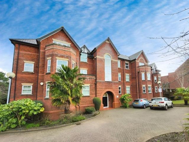 Brown Street, Altrincham, Greater. 2 bed flat to rent £1,600 pcm £369 pw