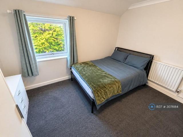 Brownbaker Court, Neath Hill, Milton. 1 bed in a house share to rent £700 pcm £162 pw