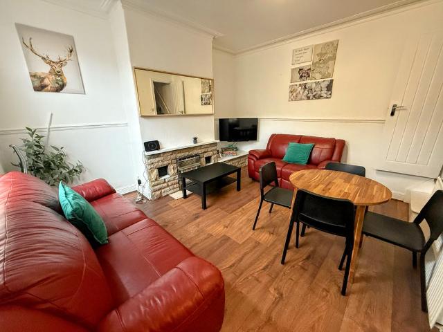 Brownhill Crescent, LEEDS 2 bed terraced house to rent £1,200 pcm £277 pw