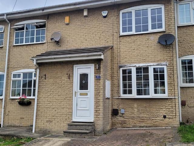 Brownhill Road, Batley WF17 2 bed townhouse to rent £1,100 pcm £254 pw