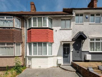 Browning Avenue, Worcester Park, KT4 3 bed terraced house to rent £2,400 pcm £554 pw