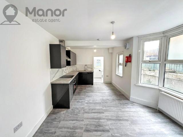 Browning Road, Manor Park, E12 6RB 4 bed terraced house to rent £2,850 pcm £658 pw