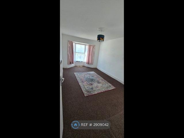 Browning Road, London E12, 1 bed flat to rent, £1,517 pcm | PrimeLocation