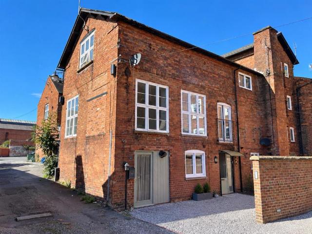 Brownlow Court, Wharf Road, Ellesmere 1 bed townhouse to rent £750 pcm £173 pw