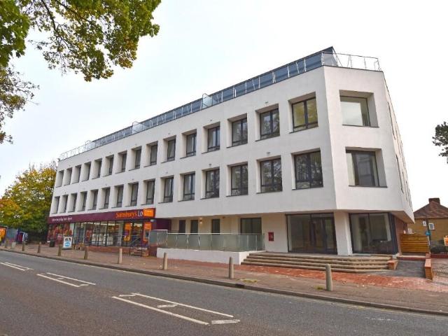 Broxbourne EN10, 2 bed flat to rent, £1,650 pcm | PrimeLocation