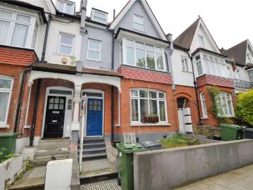 Broxholm Road, London, SE27 3 bed apartment to rent £2,400 pcm £554 pw