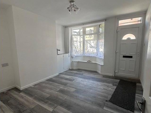 Broxtowe Drive, Mansfield NG18, 3 bed terraced house to rent, £950 pcm | PrimeLocation