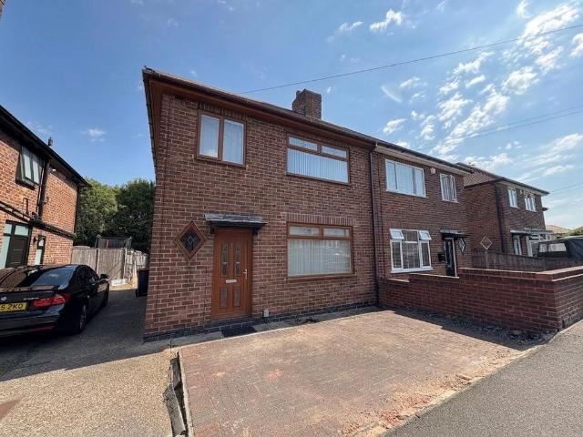 Broxtowe Drive, Nottingham, NG15 3 bed semi detached house to rent £1,150 pcm £265 pw