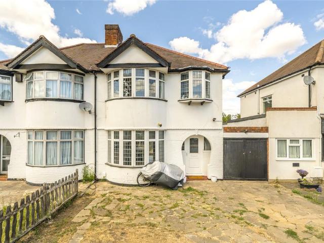 Broad Walk, London, SE3 3 bed semi detached house to rent £2,650 pcm £612 pw