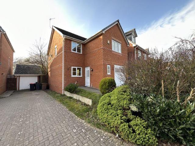 Broad Birches, Rossmore 4 bed detached house to rent £1,400 pcm £323 pw