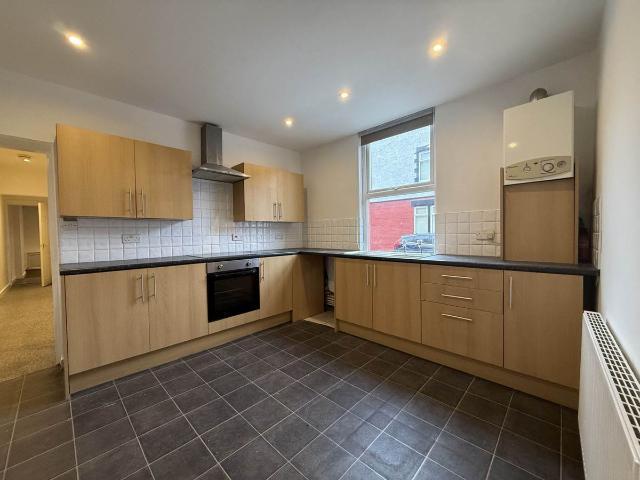 Broad Green Road, Liverpool L13, 2 bed flat to rent, £750 pcm | PrimeLocation