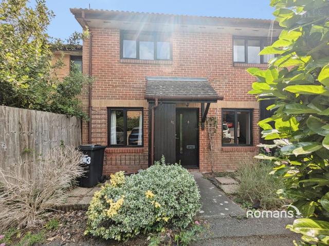 Broad Hinton, Twyford, Reading RG10, 2 bed property to rent, £1,400 pcm | PrimeLocation