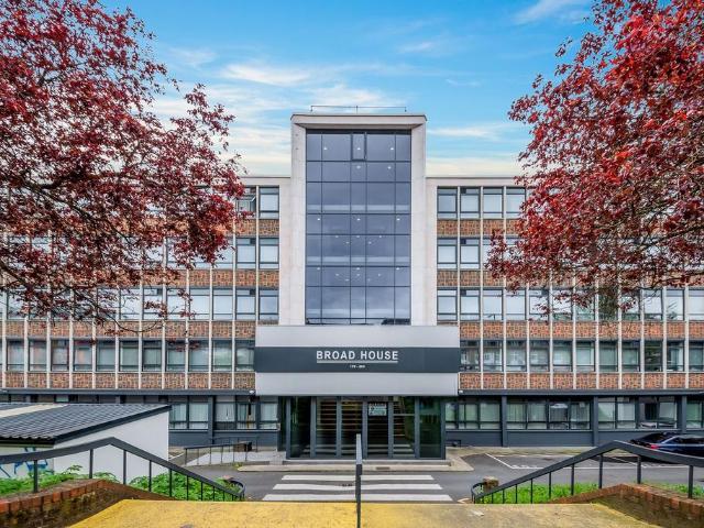 Broad House, Imperial Way, Harrow, HA2 1 bed flat to rent £1,425 pcm £329 pw