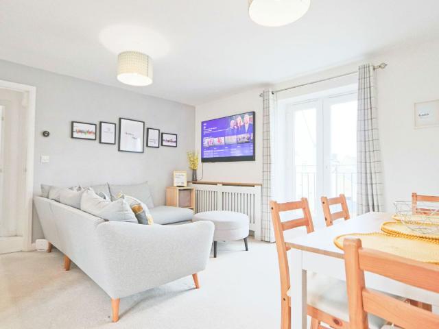 Broad Leaze, Patchway, Bristol BS34, 2 bed terraced house to rent, £2,600 pcm | PrimeLocation