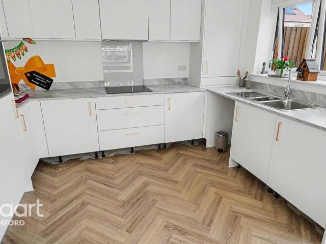 Broad Leaf Road, Romford 3 bed end of terrace house to rent £2,500 pcm £577 pw