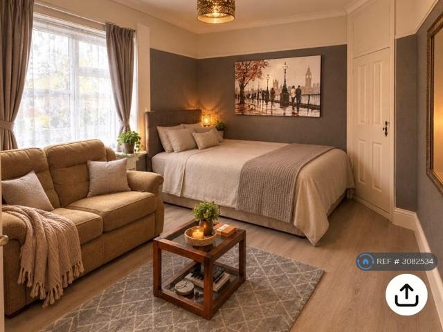 Broad Leys Crescent, Hereford, HR2 1 bed in a house share to rent £585 pcm £135 pw