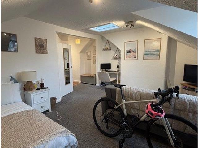 Broad St, Teddington TW11, Studio to rent, £1,300 pcm | PrimeLocation