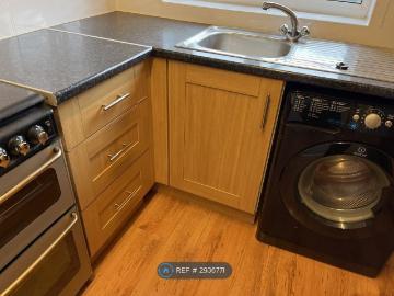 Broad St, Bromsgrove B61, 3 bed flat to rent, £975 pcm | PrimeLocation