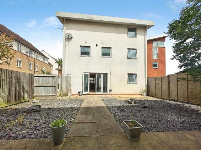 Broad Street, Cambridge CB23, 3 bed flat to rent, £1,300 pcm | PrimeLocation