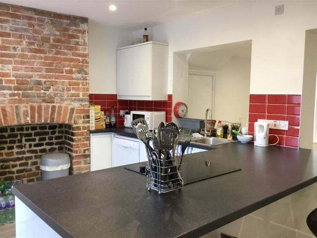 Broad Street, Canterbury Ref 2643 CT1, 3 bed property to rent, £1,750 pcm | PrimeLocation
