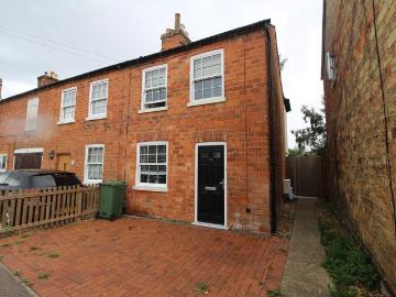 Broad Street, Clifton, Shefford, SG17 2 bed end of terrace house to rent £1,395 pcm £322 pw