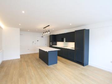 Broad Street, Banbury, Oxon OX16, 3 bed flat to rent, £1,575 pcm | PrimeLocation