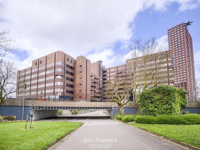 Broad Street, Birmingham, West. 2 bed flat to rent £1,000 pcm £231 pw